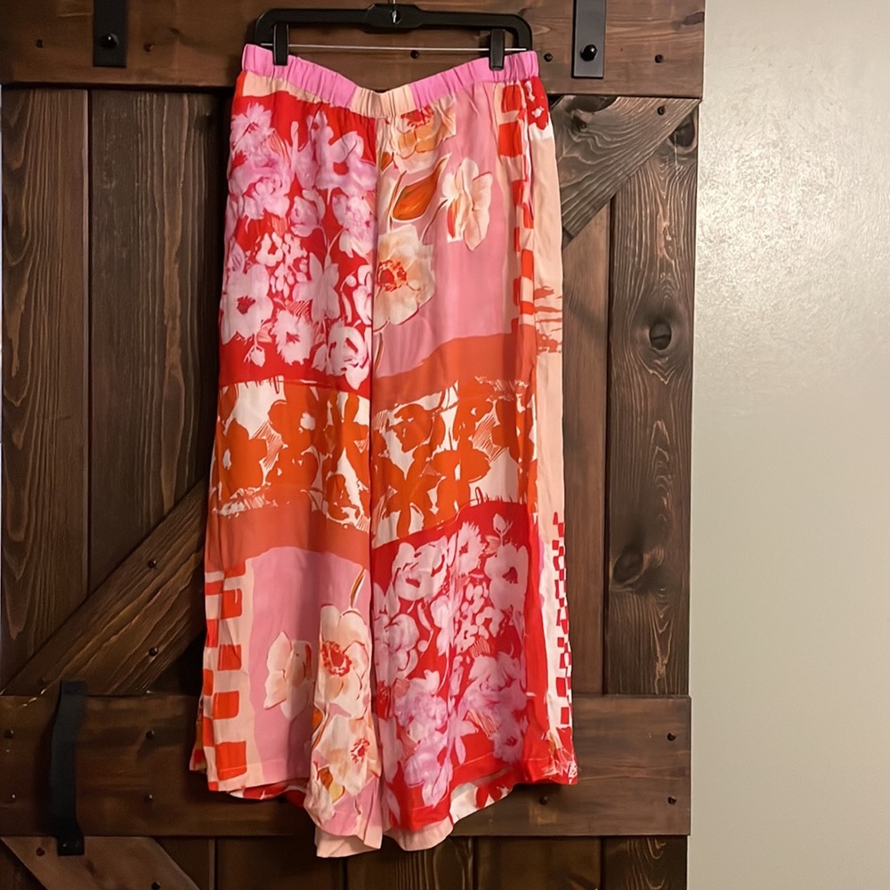 ALEMBIKA WIDE LEG PANTS SIZE 4